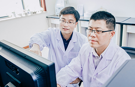 致力于為全球客戶提供全方位系統(tǒng)解決方案，成為他們最值得信賴的合作伙伴。