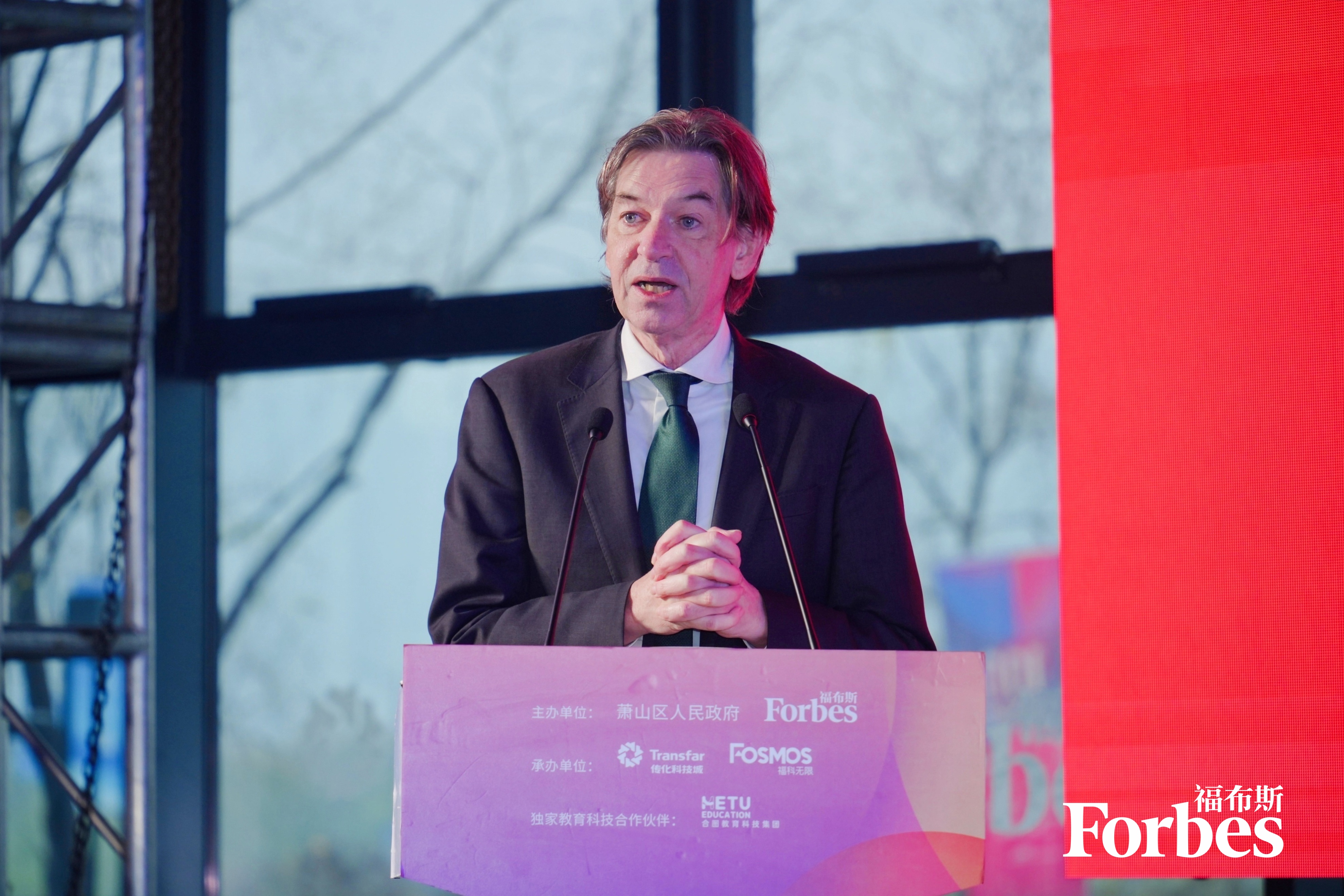 17029655981747450ZmA.jpg 福布斯中國集團的首席戰(zhàn)略官晏格文.jpg